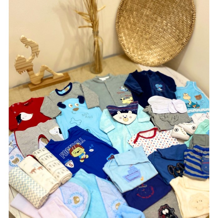 Kleidung für Babyjungen