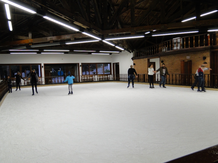 Patinação no gelo em Monte Verde