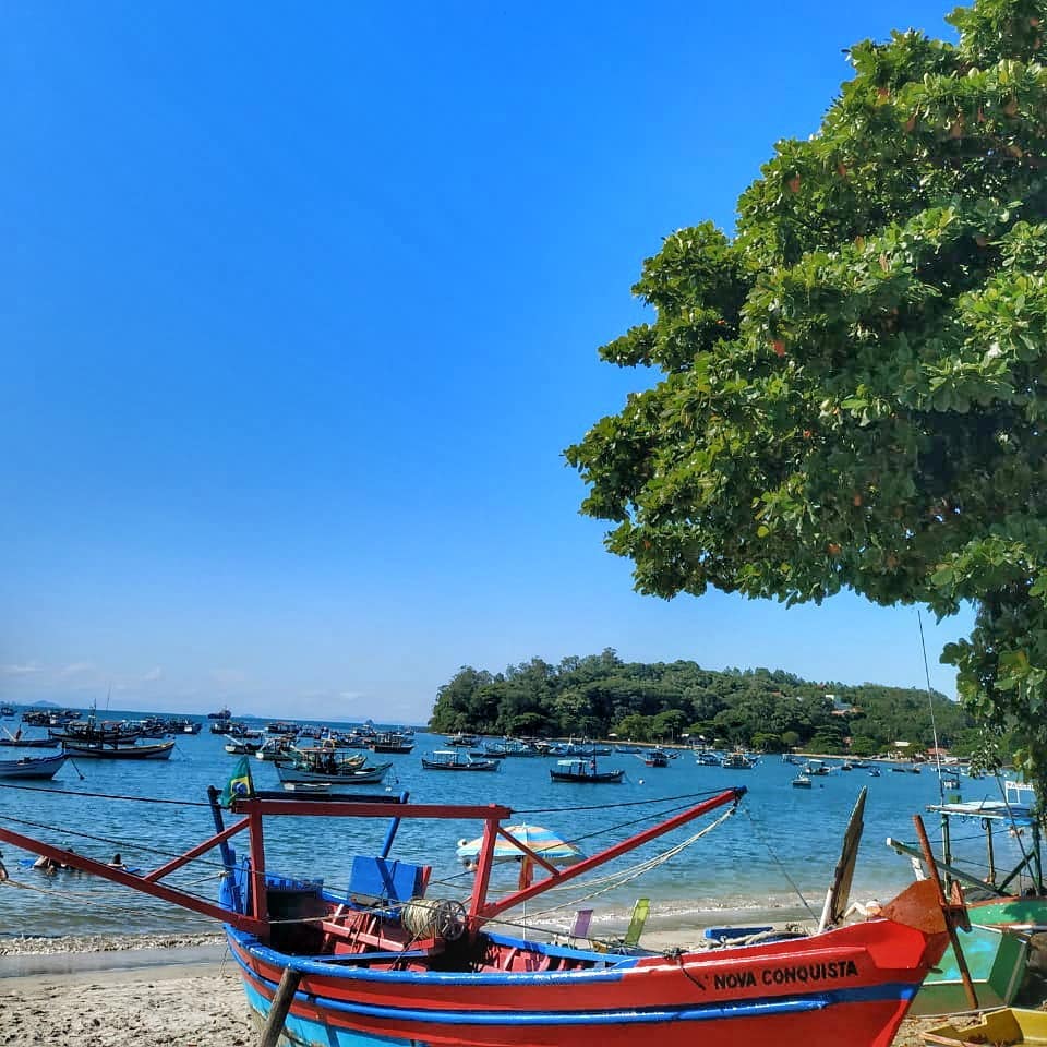 Praia da Armação do Itapocorói (Trapiche)