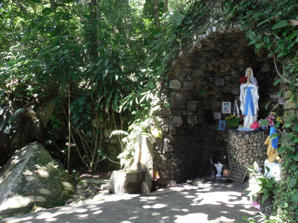 Gruta de Nuestra Señora de Lourdes