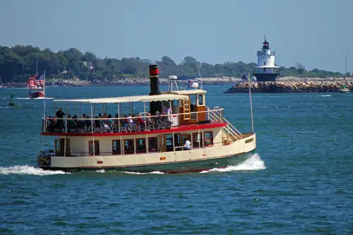 Passeios de barco e cruzeiros