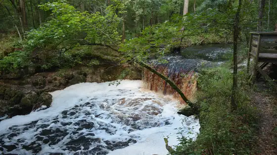 Fallende Creek Falls